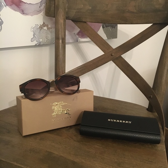 Burberry Accessories - Burberry BE4227 50 (NWT)